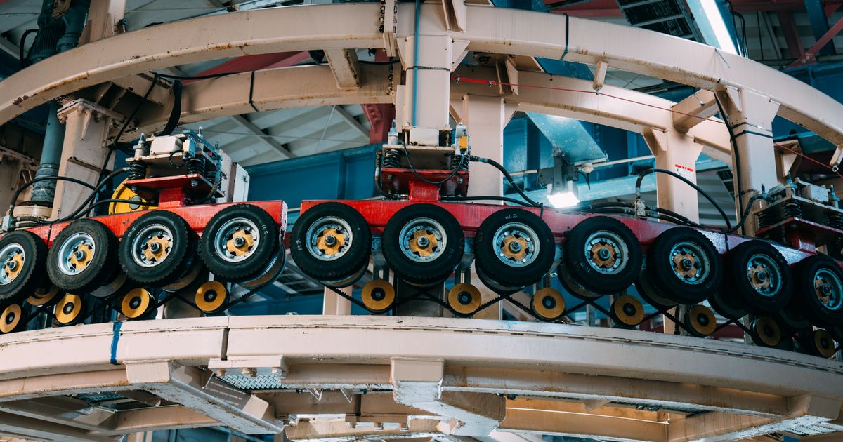 Industrial conveyor line on a DFW plant floor, illustrating Dallas manufacturing video production